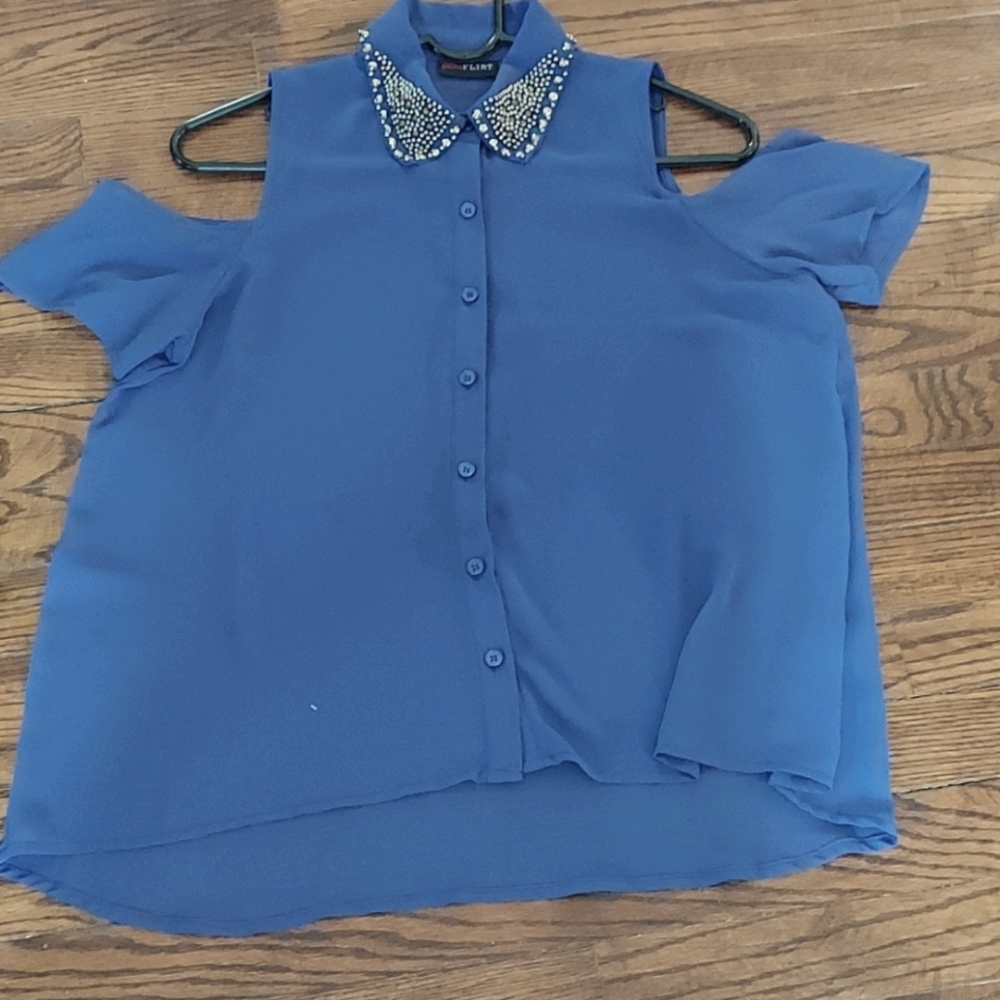 Cold shoulder blouse small